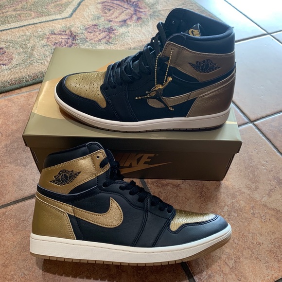 Jordan 1 Retro High OG "Black And Gold" Men's shoe - Picture 7 of 14